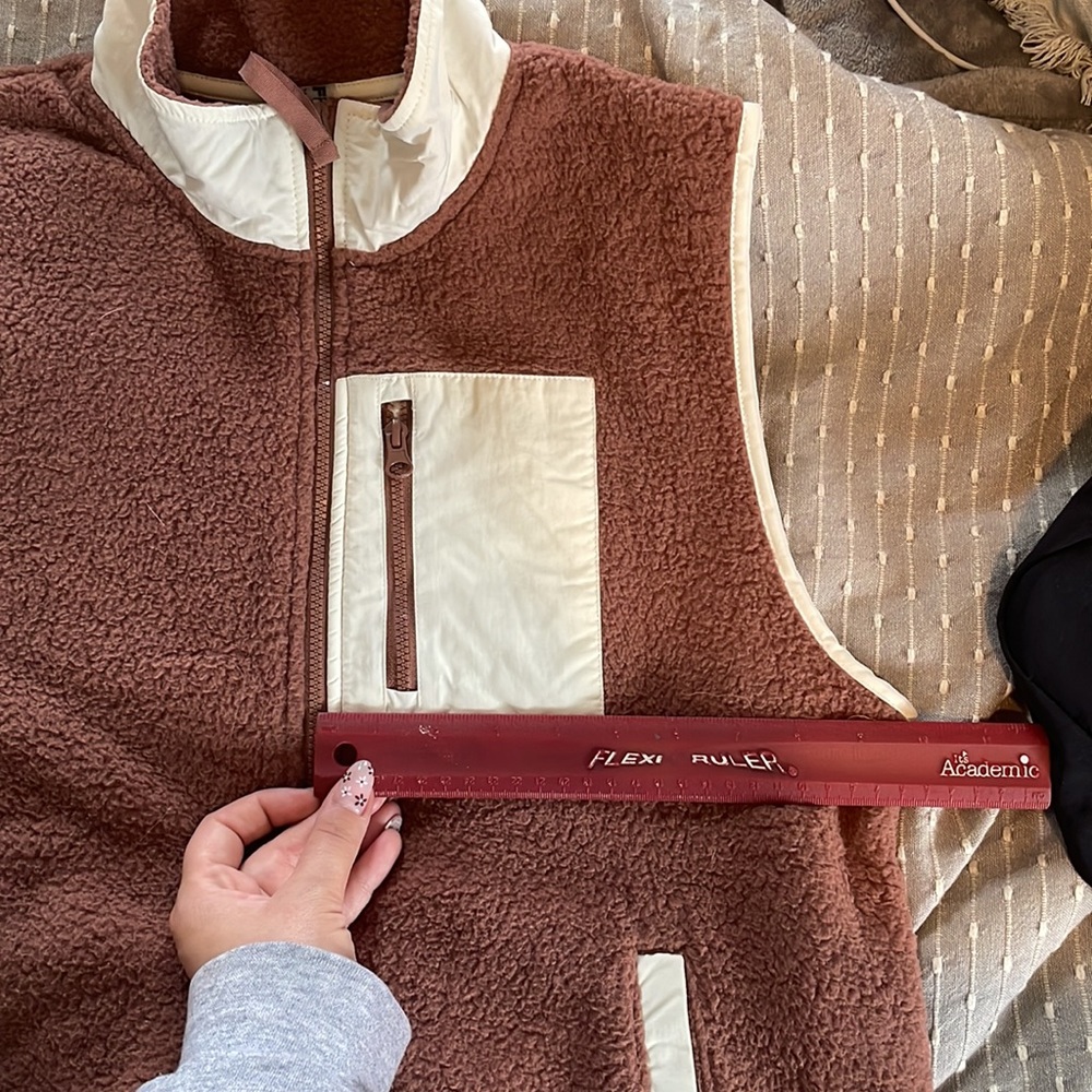 Simons Zip Vest - Picture 7 of 8